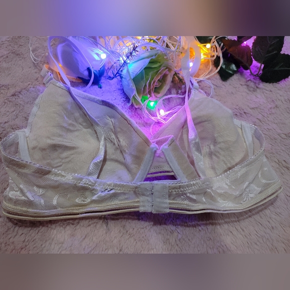 Stylish bra - Picture 3 of 4